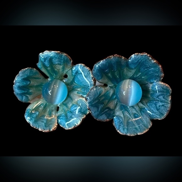 Vintage Turquoise Blue Clip On Earrings - Picture 3 of 4